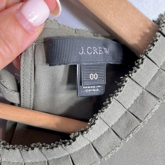 J. Crew Olive Ruffle Crew Neck Sleeveless Tie Back Blouse size 00 - Picture 3 of 6